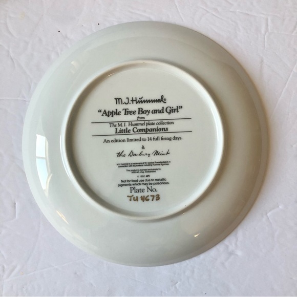 MJ Hummel Collector Plate , Danbury Mint “Apple Tree Boy and Girl” - Picture 3 of 4